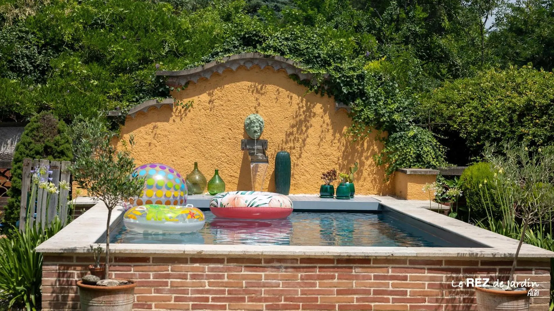 Le Rez De Jardin Albi Hotel