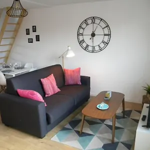  Apartment - Proche Metro - Stationnement Gratuit France